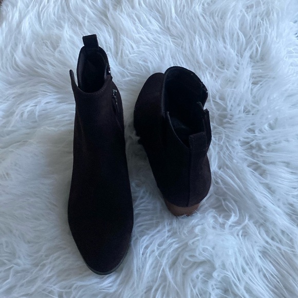 Blondo Women's waterproof Samara Waterproof Ankle Boot Black Suede 8.5 - Picture 1 of 9